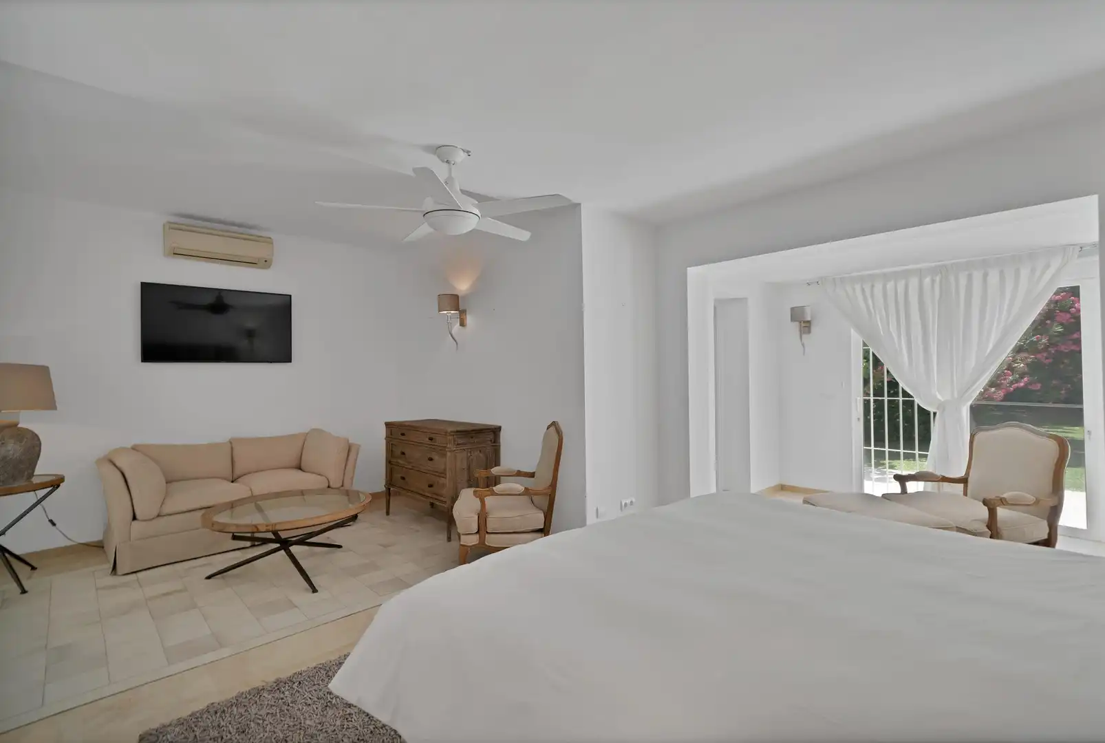 Dormitori de Casa o xalet de lloguer en Estepona amb Aire condicionat, Calefacció i Jardí privat