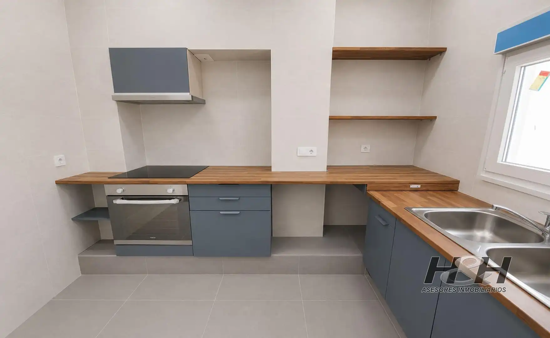 Cocina de Ático de alquiler en Burjassot con Terraza, Trastero y Balcón