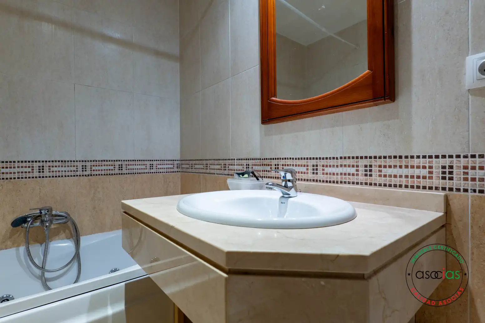 Baño de Piso en venta en Gijón  con Calefacción, Terraza y Trastero