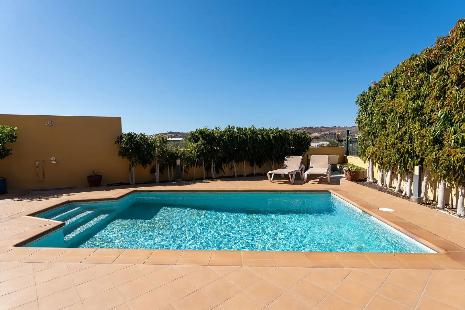 Casa adosada en venta en José Aguiar, Montaña - La Data