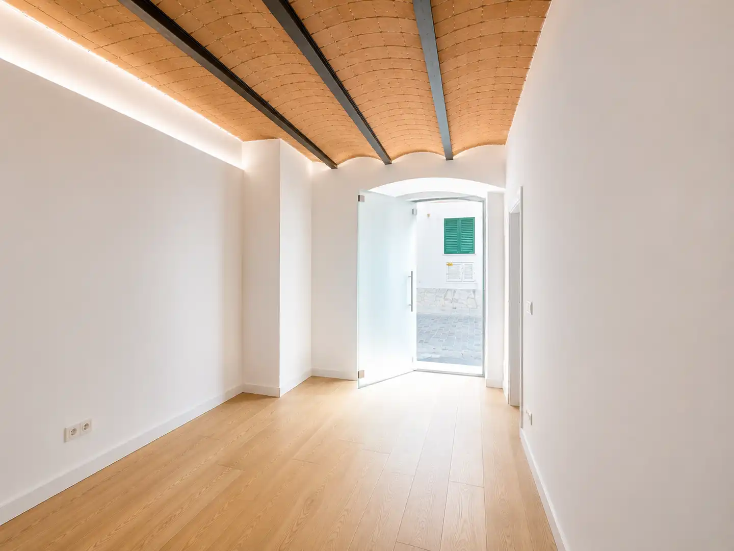Ground floor for sale in Barcelona