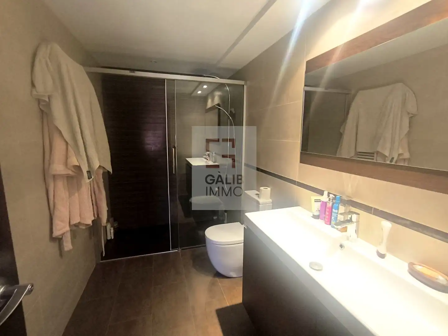 Baño de Ático en venta en Figueres con Aire acondicionado, Calefacción y Terraza