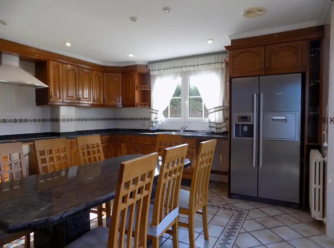 Kitchen of Houses for rent in Picassent  with Heating, Private garden and Parquet flooring