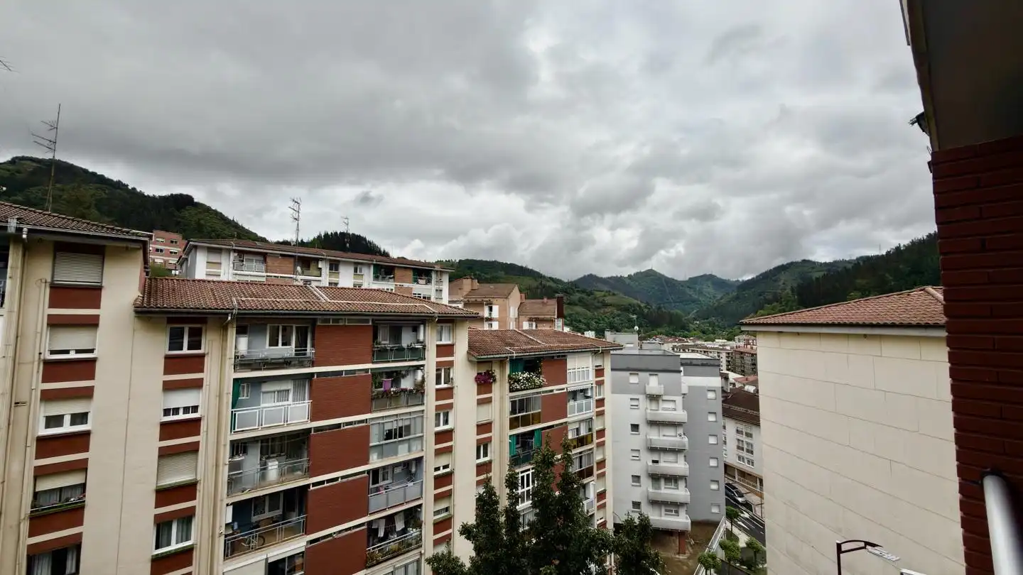 Vista exterior de Piso en venta en Ermua