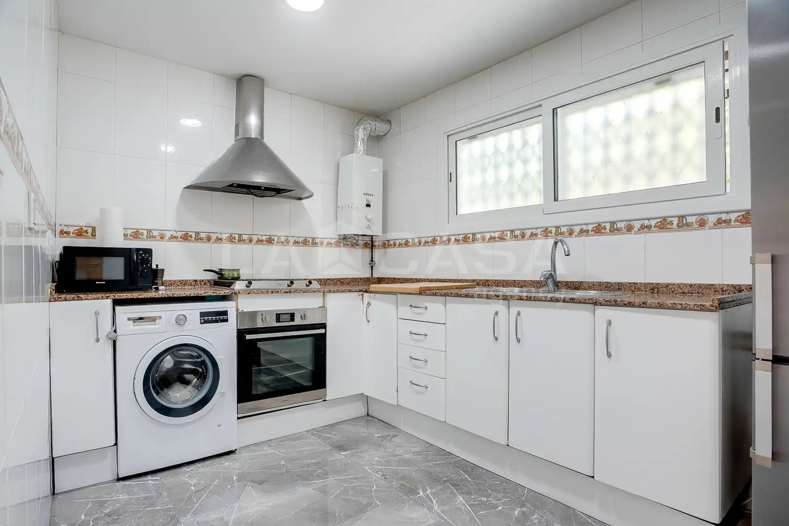Cuina de Casa o xalet en venda en Barcelona amb Aire condicionat, Calefacció i Forn