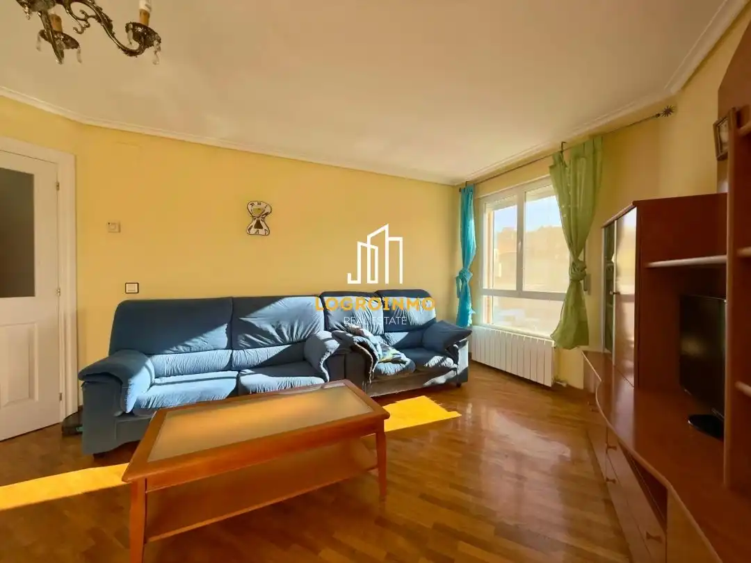 Sala de estar de Piso en venta en Villamediana de Iregua con Calefacción y Amueblado