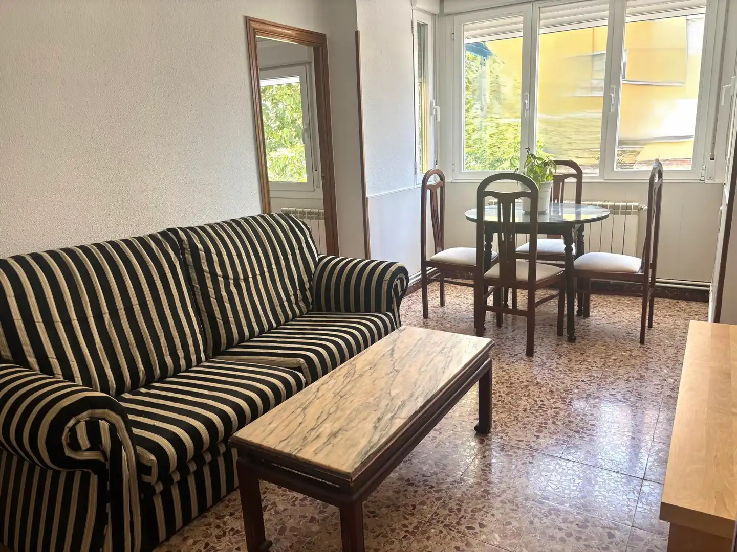 Living room of Flat for rent in Madrid