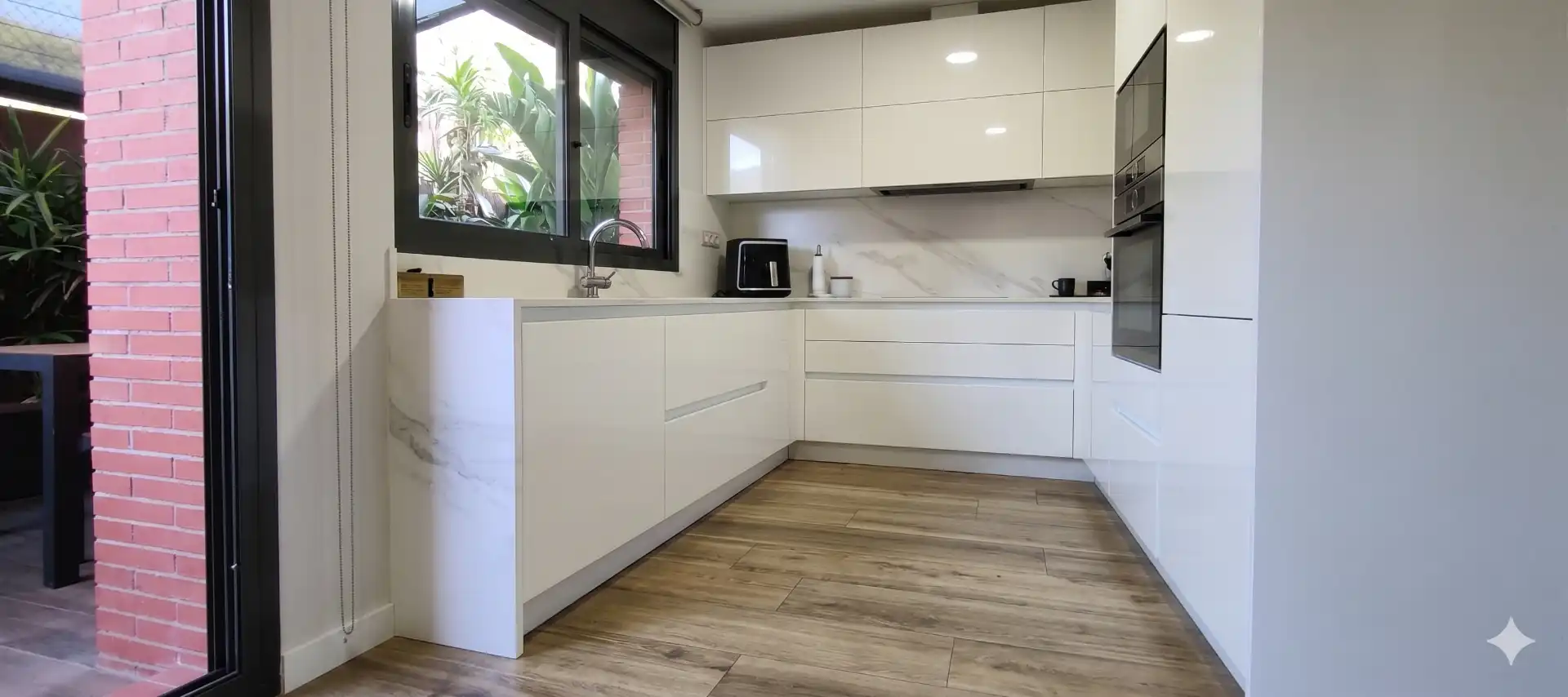 Küche von Haus oder Chalet zum Verkauf in Sant Andreu de Llavaneres mit Klimaanlage, Heizung und Privatgarten