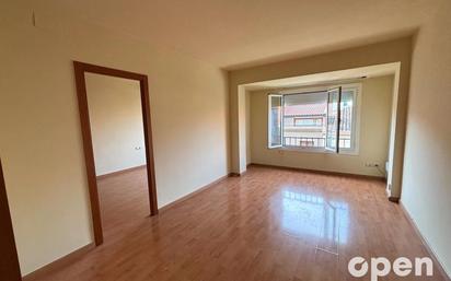 Bedroom of Flat for sale in Terrassa  with Heating and Parquet flooring