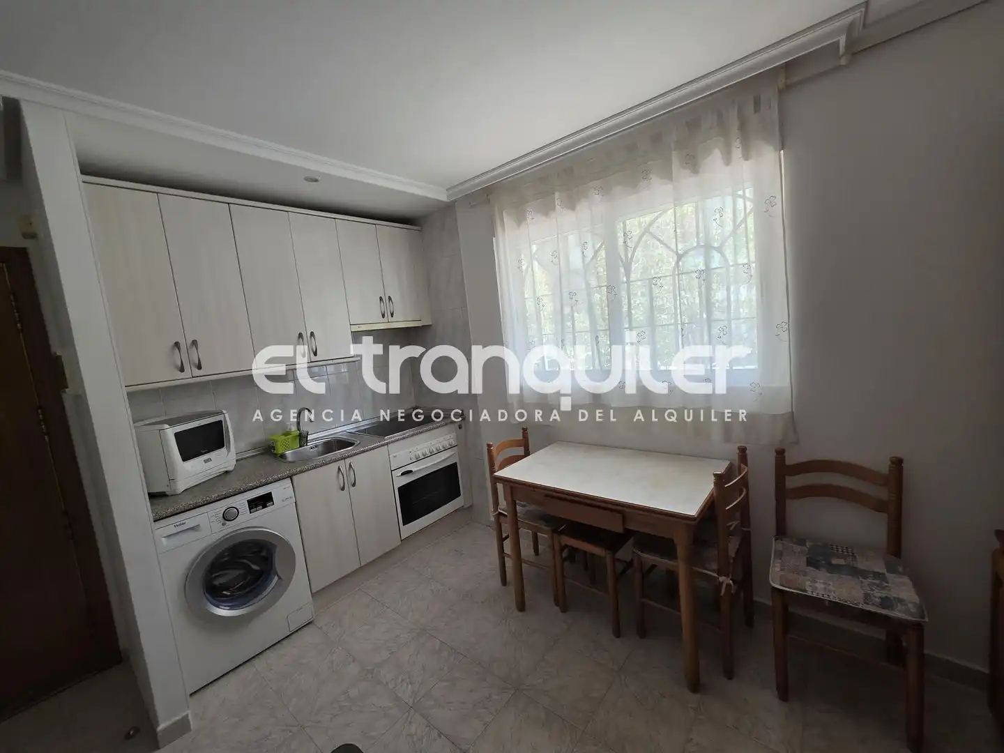 Flat for rent in Calle Escalona, Aluche