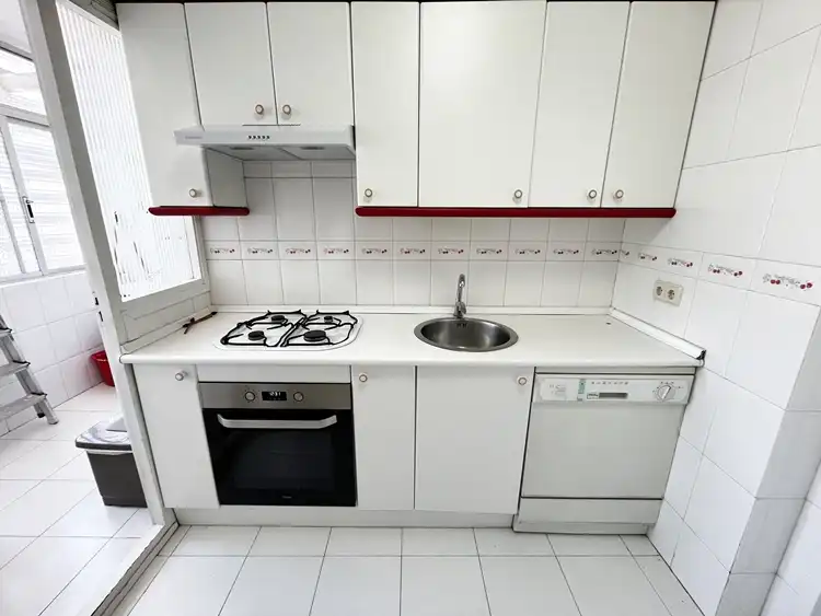Kitchen of Flat for rent in Madrid  with Air Conditioner, Heating and Parquet flooring