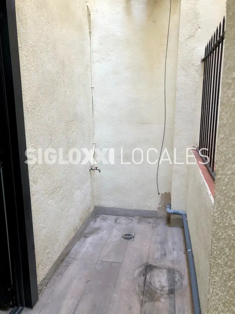 Bany de Local de lloguer en Barcelona amb Aire condicionat