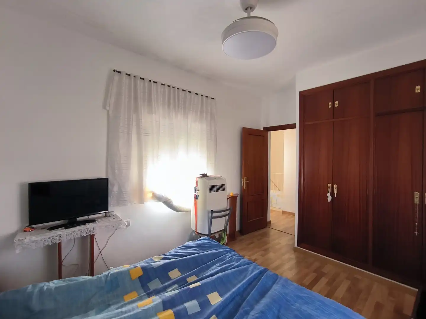 Dormitori de Casa adosada en venda en El Garrobo amb Aire condicionat i Terrassa