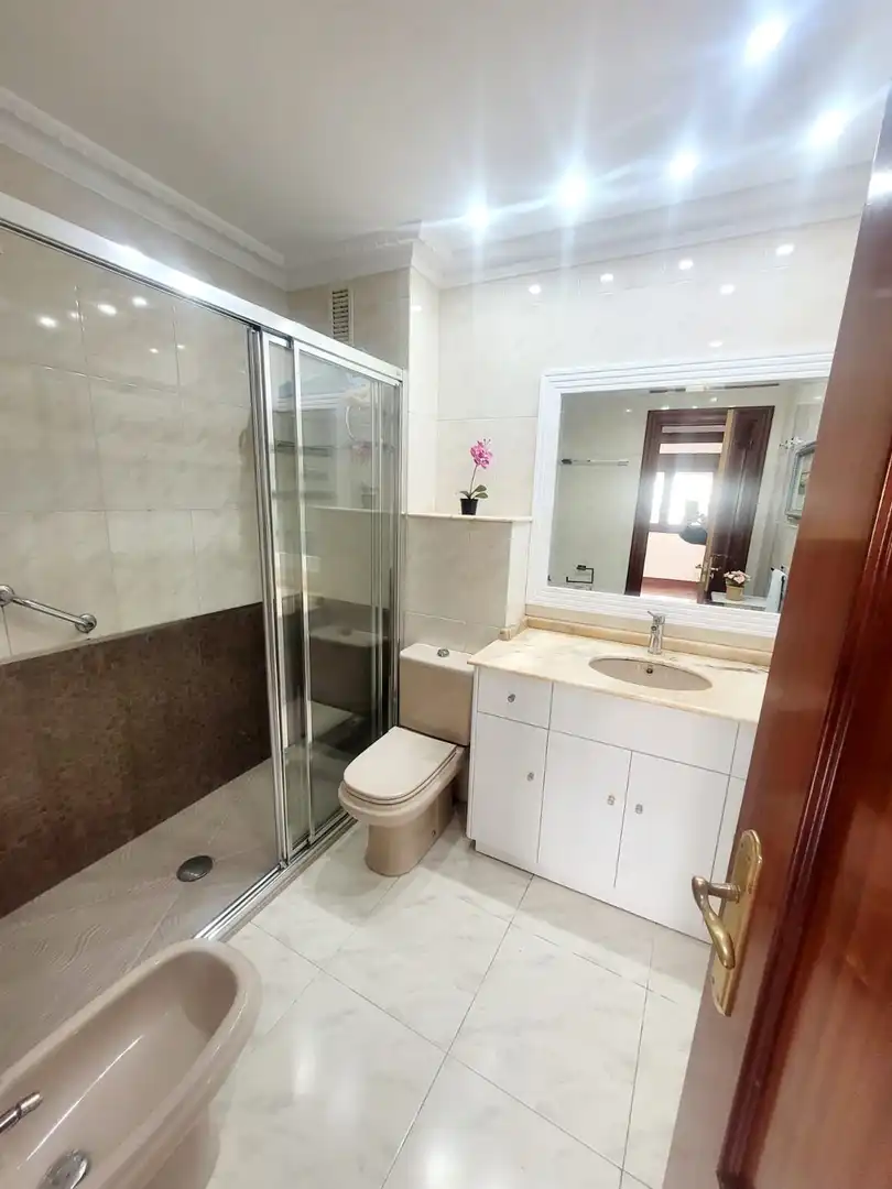 Bathroom of Flat for rent in Berango  with Heating and Private garden