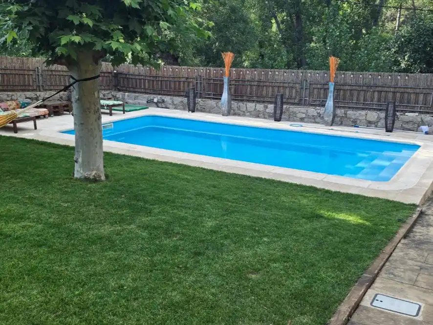 Piscina de Casa o chalet en venta en Navaluenga, Ávila