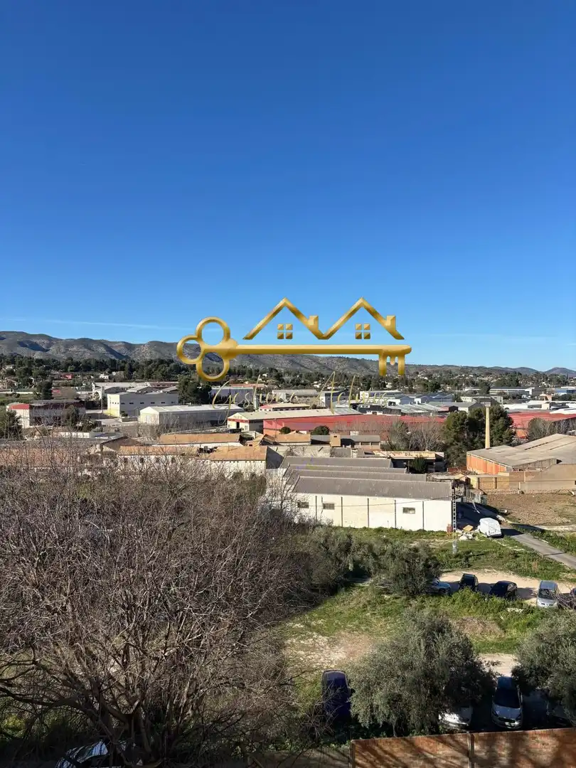 Vista exterior de Pis en venda en Ontinyent amb Traster i Balcó