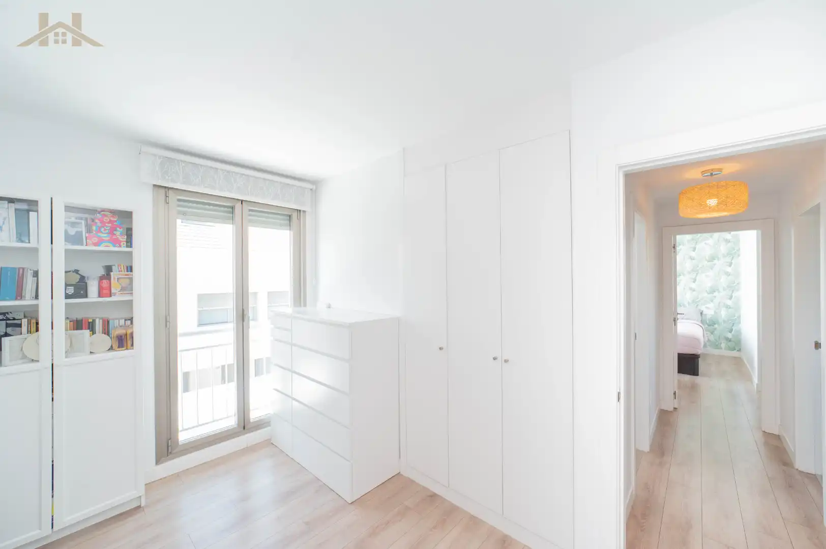 Habitación de Casa adosada en venta en Villaviciosa de Odón con Aire acondicionado, Calefacción y Jardín privado