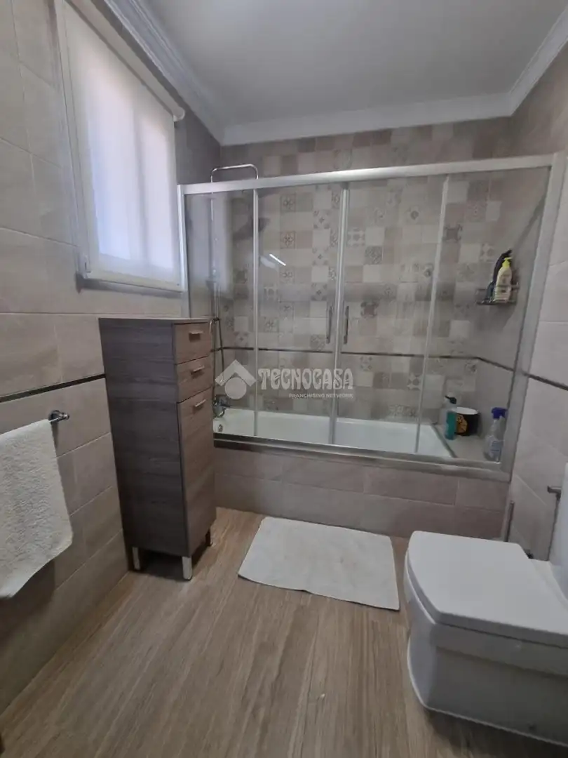 Casa aparellada en venda a Morón de la Frontera, imagen 23