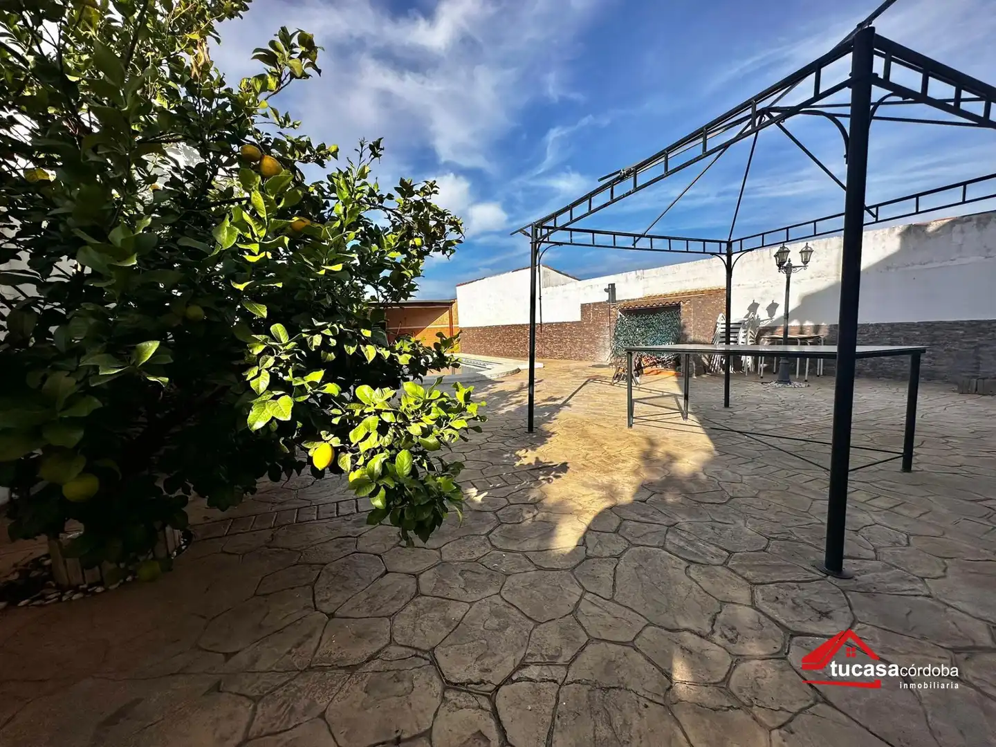 Terrassa de Casa o xalet en venda en Córdoba amb Aire condicionat, Jardí privat i Piscina