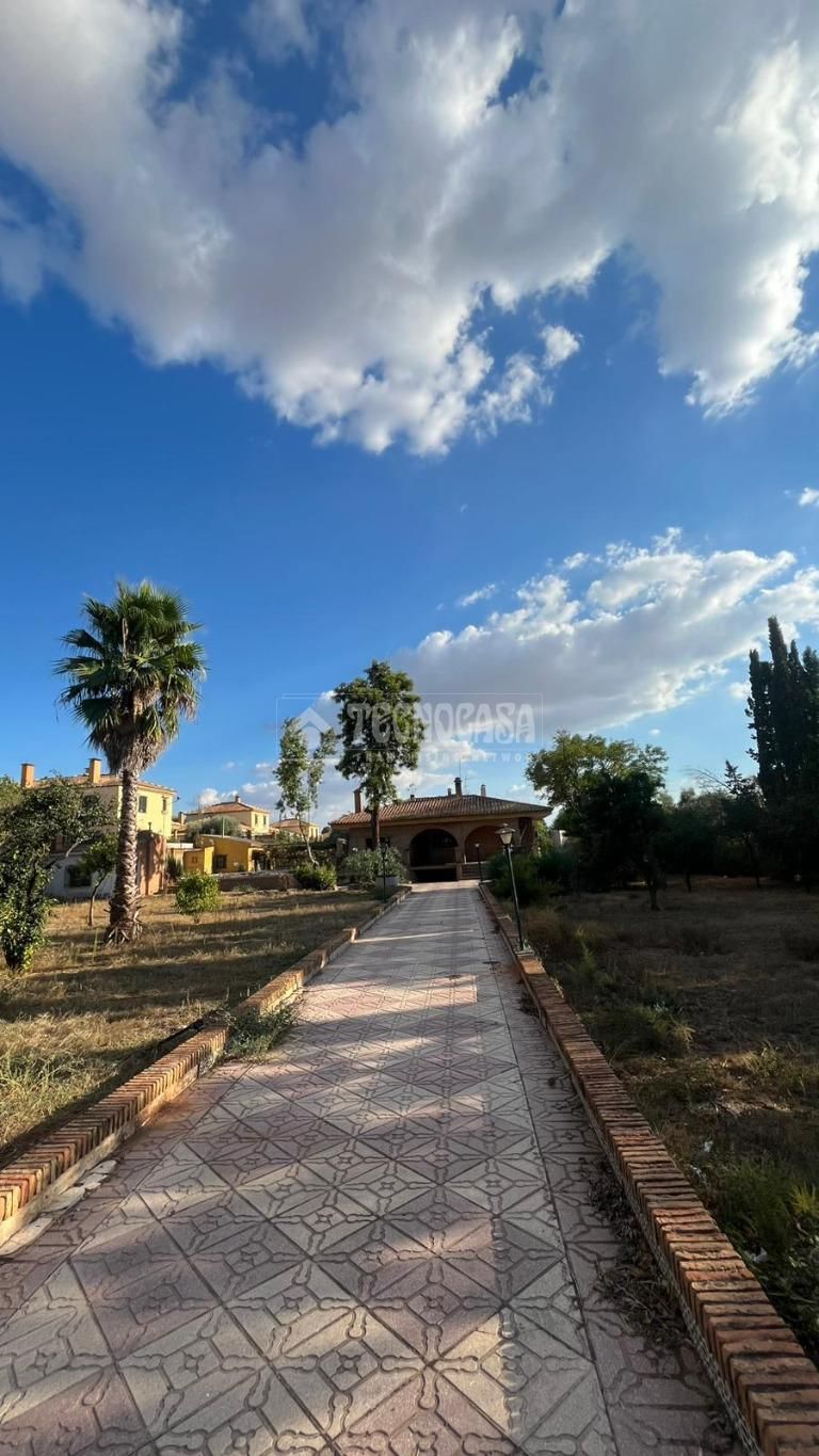 House or chalet for sale in Mairena del Alcor  with Air Conditioner