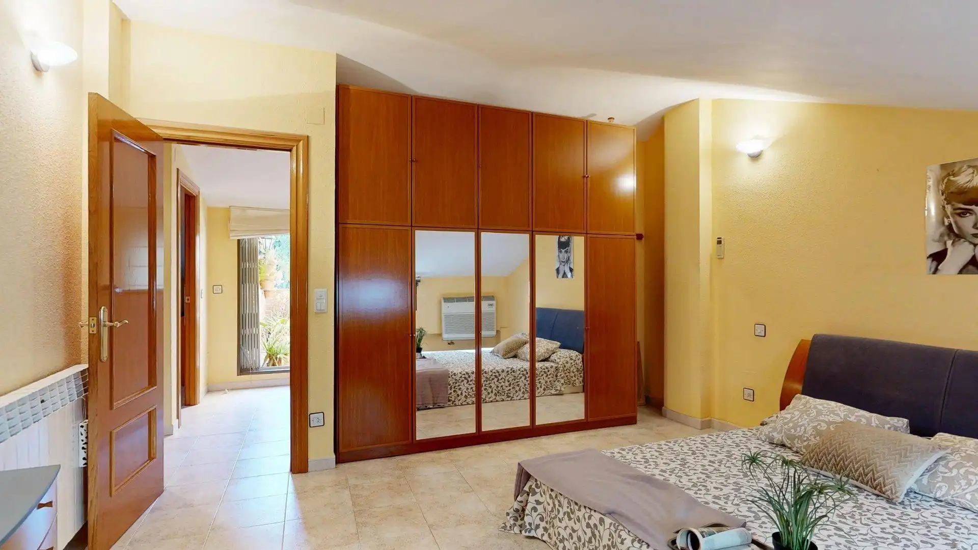 Dormitori de Casa o xalet en venda en Zaragoza amb Calefacció, Terrassa i Moblat