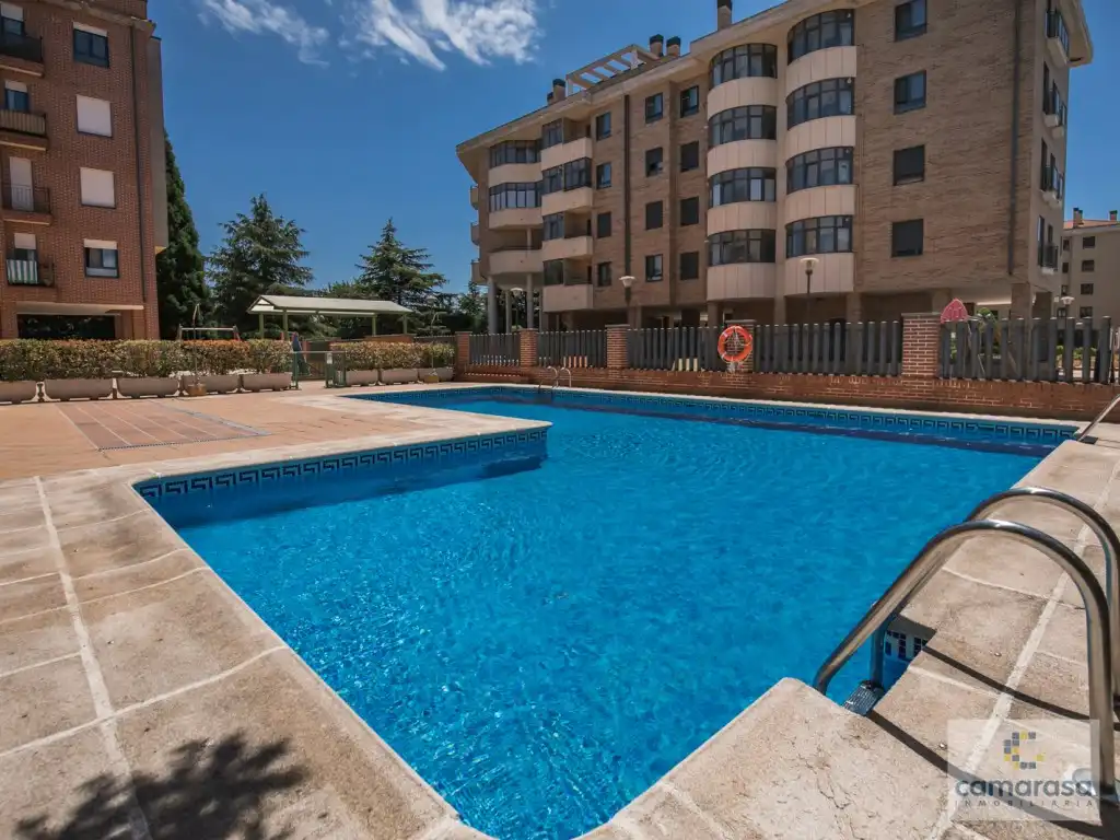 Swimming pool of Flat for rent in Ávila  with Furnished