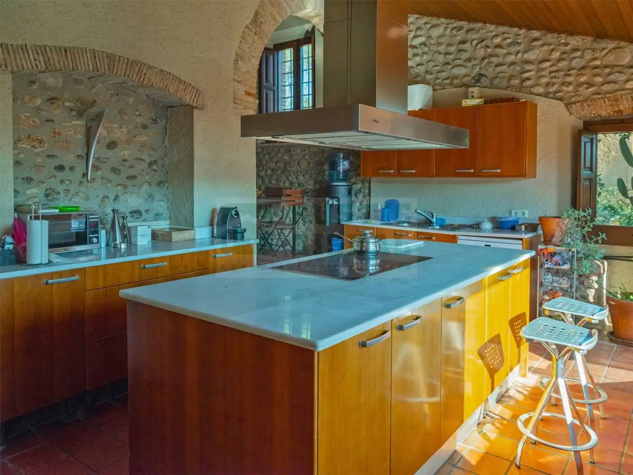 Cocina de Finca rústica en venta en Sant Miquel de Fluvià con Aire acondicionado, Calefacción y Terraza
