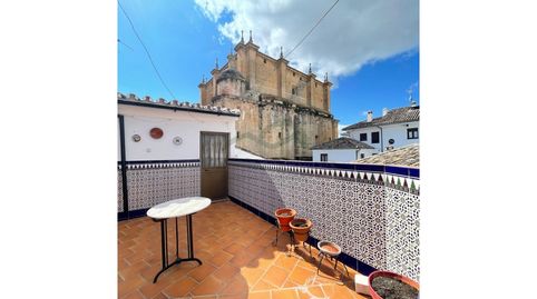Amplia Vivienda de 126m con Terraza en el Casco Histórico de Ronda