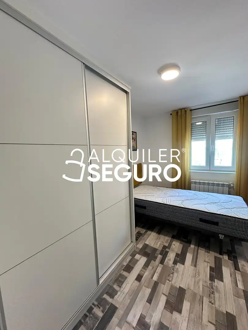 Bedroom of Flat for rent in Madrid  with Air Conditioner, Heating and Furnished