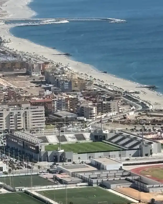Vista exterior de Piso en venta en San Pedro - Gabriel Miró - María Guerrero