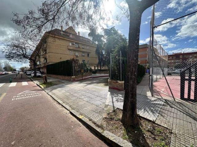 Garaje en Alquiler en Avenida de Carlos III, 42 en Fátima - Levante