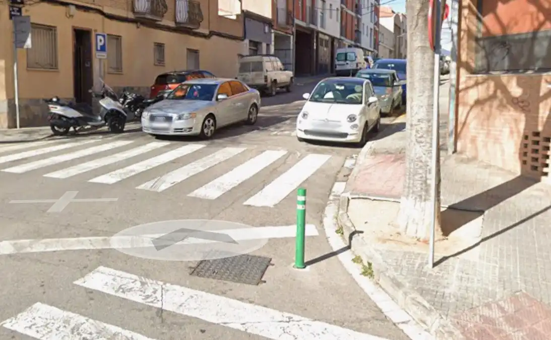 Vista exterior de Casa adosada en venta en Terrassa con Parquet, Terraza y Horno