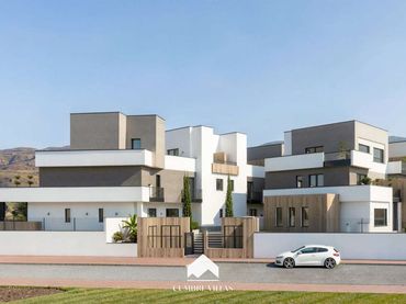 Casa con jardín en venta en Salobreña Costa