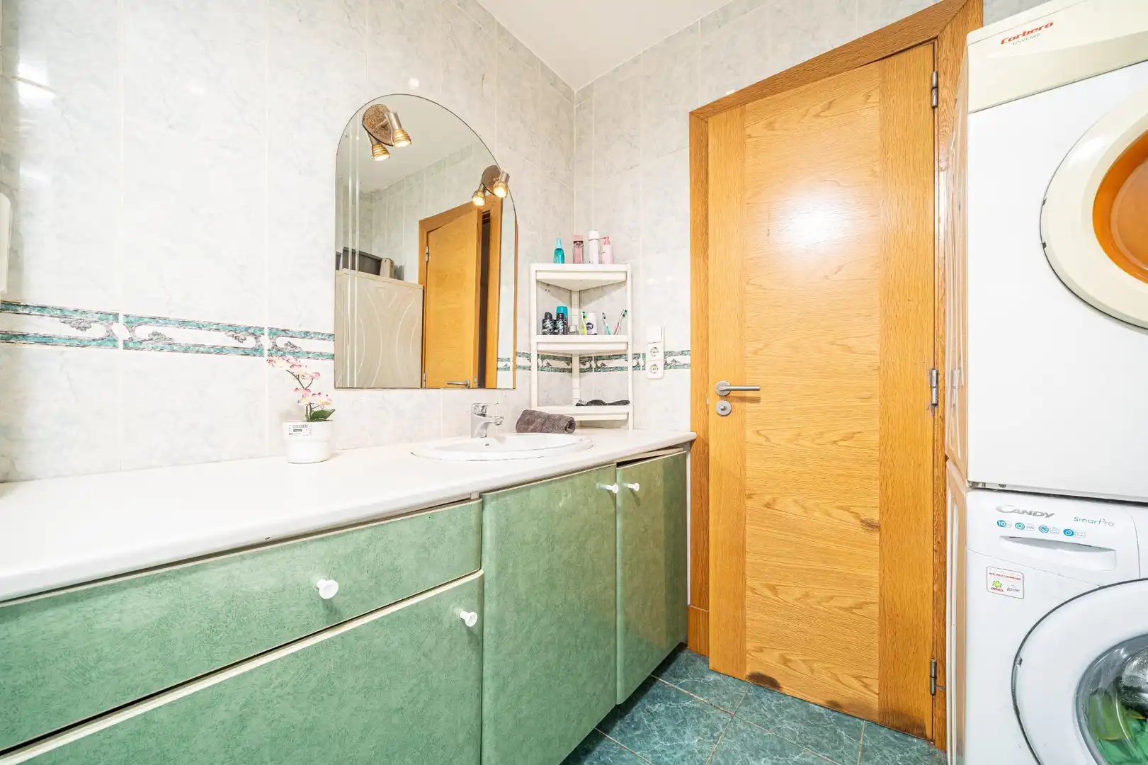 Bathroom of Apartments for sale in Calvià  with Parquet flooring and Community pool