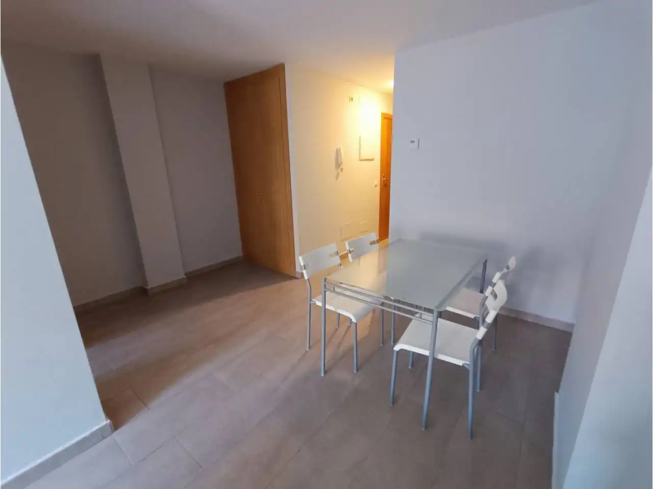 Menjador de Apartament de lloguer en Humanes de Madrid amb Calefacció, Moblat i Balcó