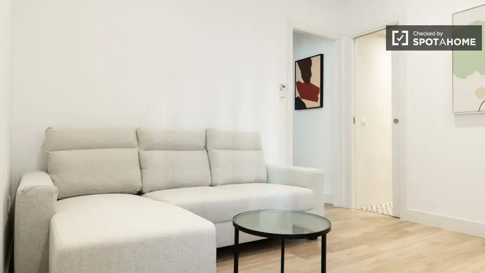 Sala d'estar de Pis de lloguer en Madrid amb Aire condicionat, Calefacció i Moblat