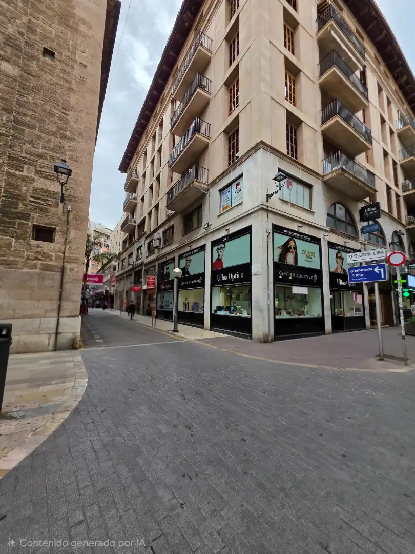 Double with lift for sale in Plaça d'Espanya 35
