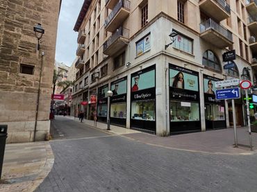 Double with lift for sale in Plaça d'Espanya 35