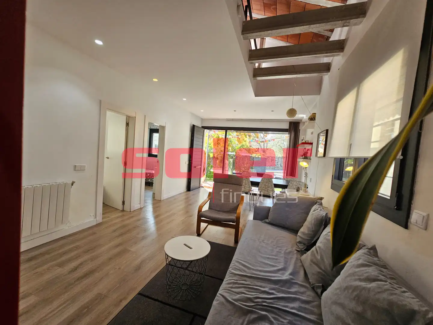 Sala de estar de Casa o chalet en venta en Sant Cugat del Vallès con Aire acondicionado, Calefacción y Jardín privado