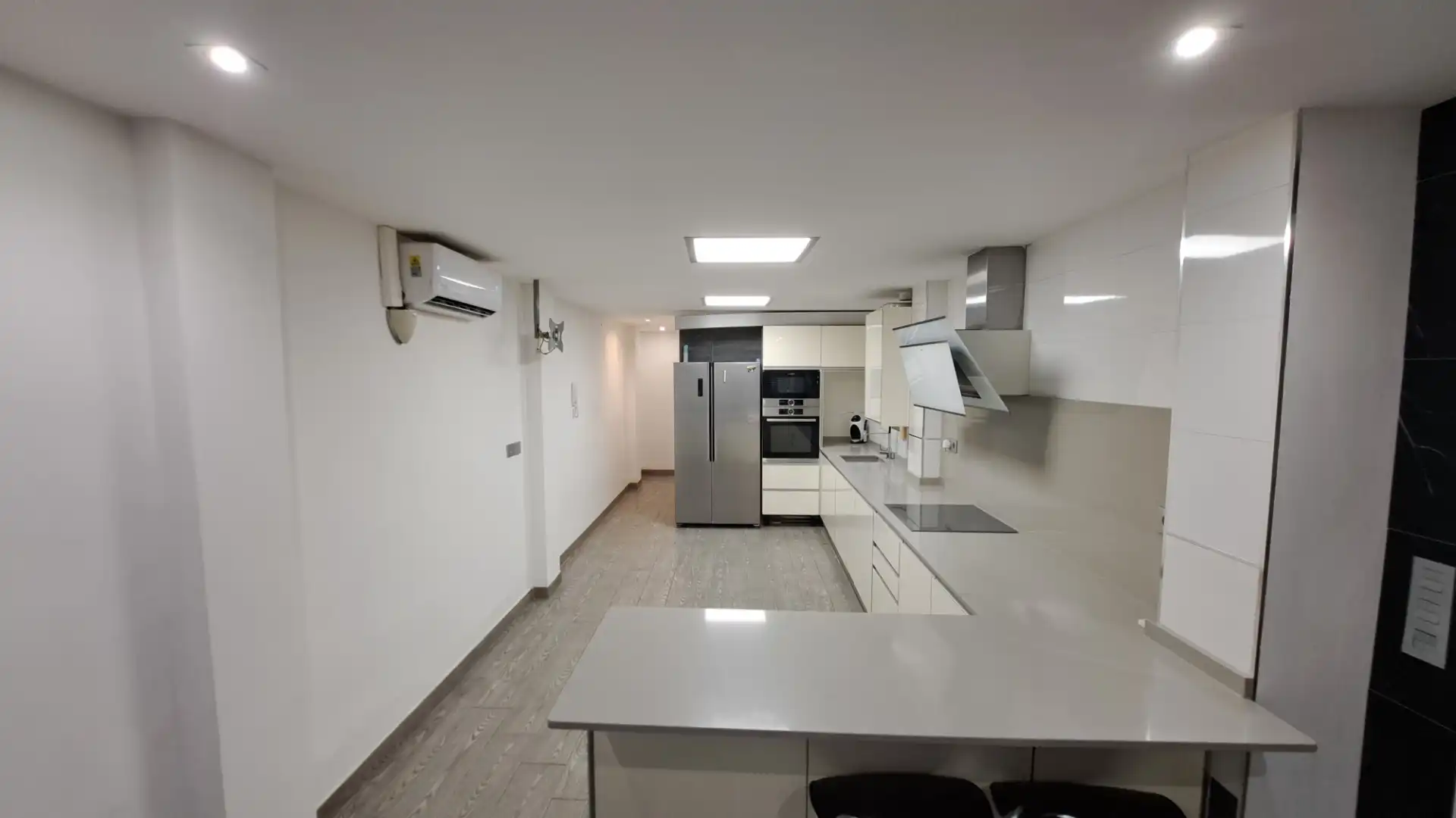 Cuina de Pis en venda en Valencia amb Aire condicionat, Moblat i Forn