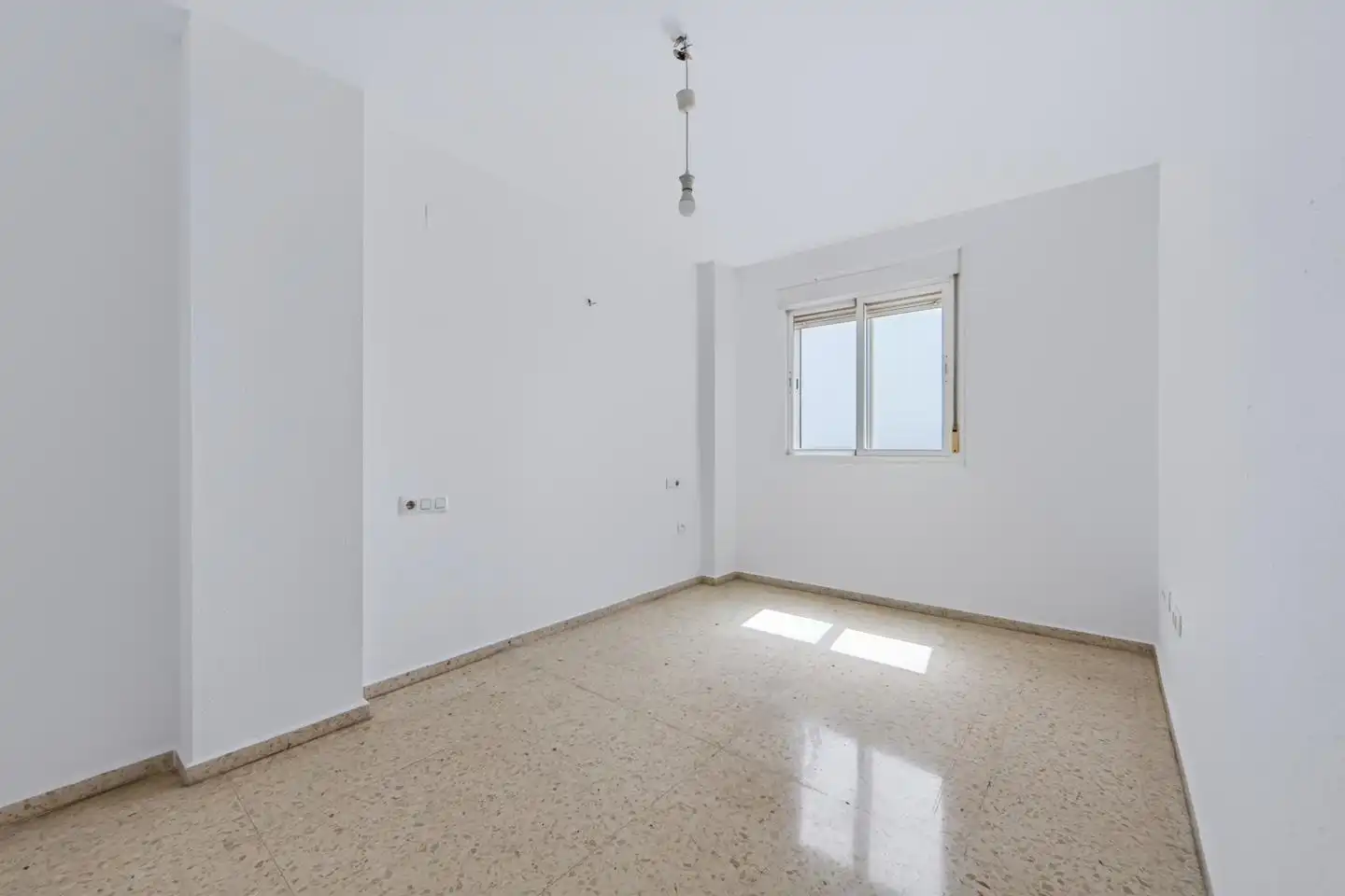 Dormitori de Pis en venda en Almería amb Moblat