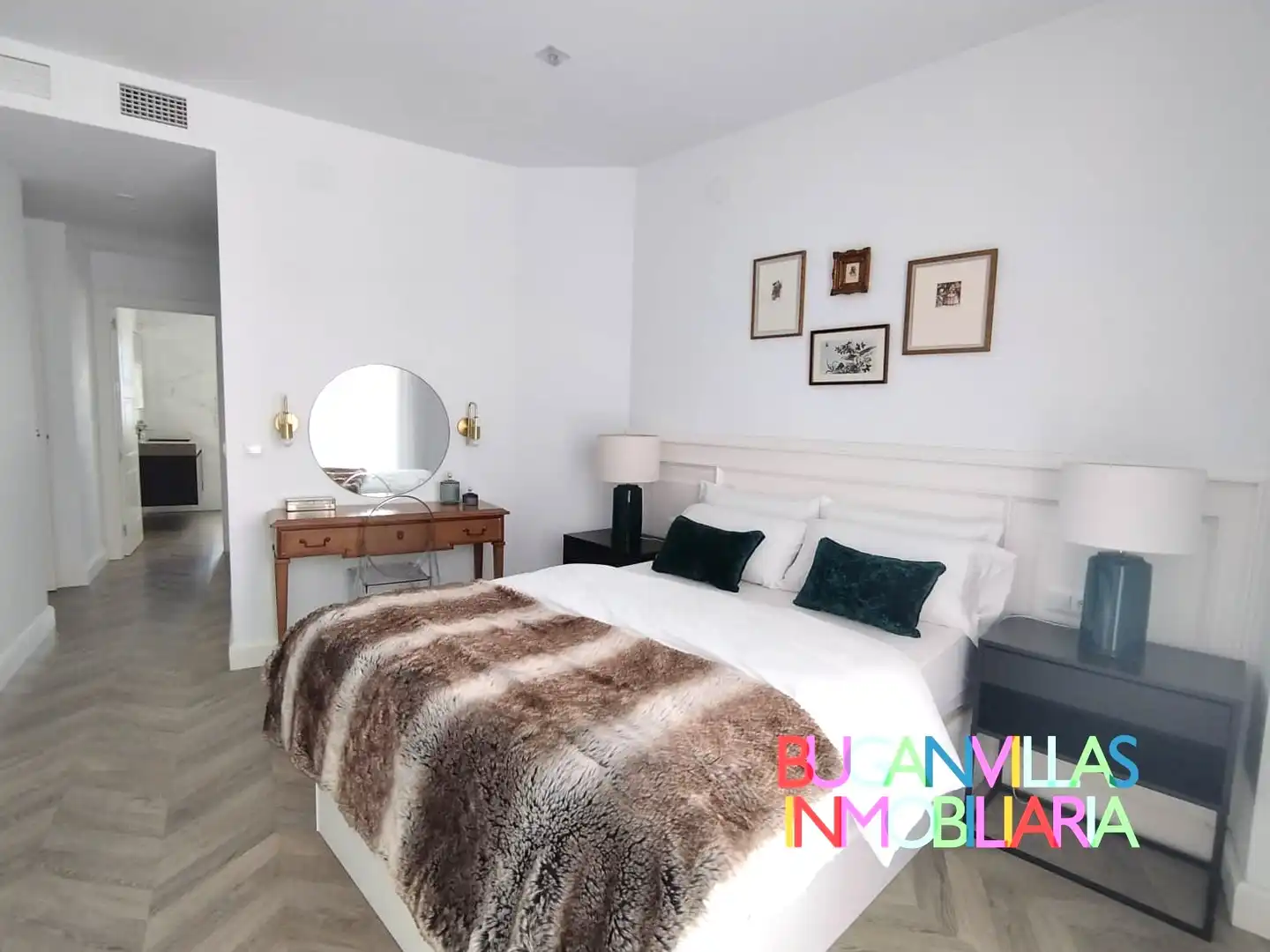 Schlafzimmer von Dachboden zum Verkauf in Lepe mit Abstellraum und Balkon