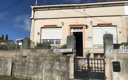 Exterior view of Single-family semi-detached for sale in A Pobra do Caramiñal