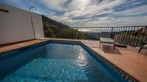 Chalet en venta Frigiliana con 3 dormitorios, piscina y garaje