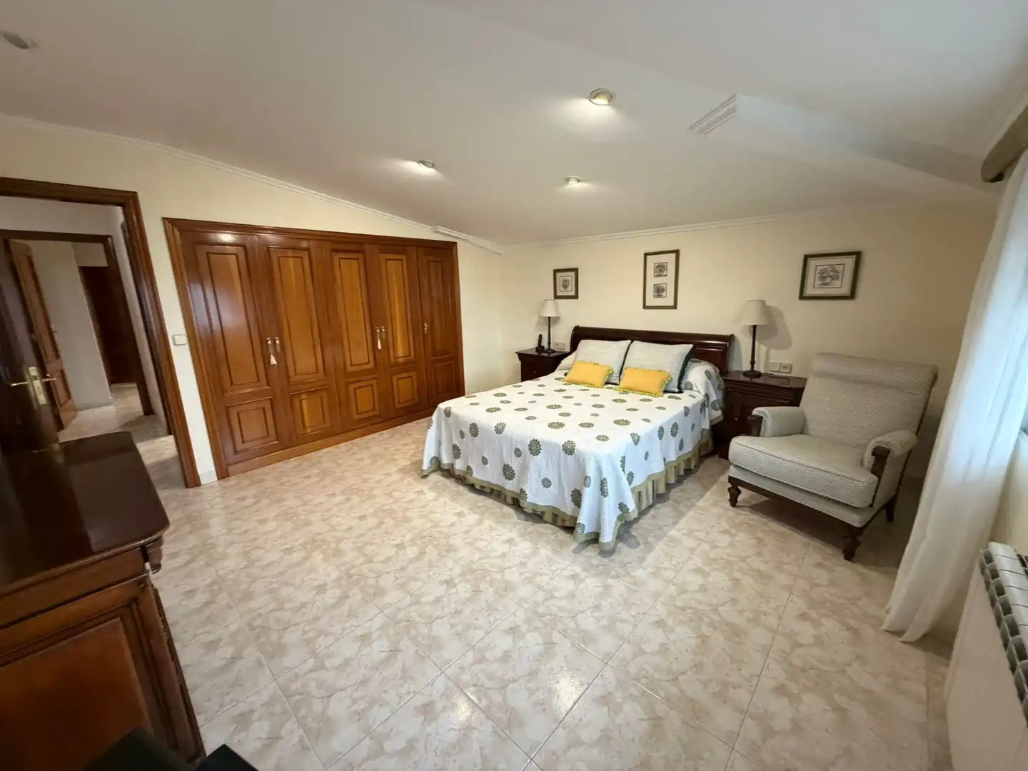 Dormitori de Casa o xalet en venda en Poio amb Calefacció, Parquet i Terrassa