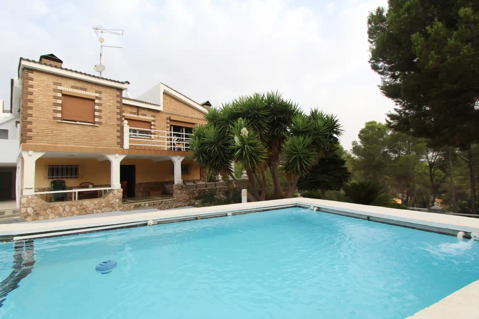 Piscina de Casa o xalet en venda en Torrent amb Aire condicionat, Calefacció i Terrassa