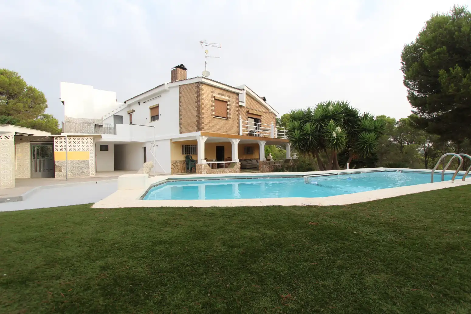 Jardí de Casa o xalet en venda en Torrent amb Aire condicionat, Calefacció i Terrassa