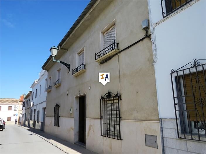 Vista exterior de Casa adosada en venda en Alcaudete amb Traster