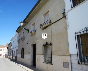 Vista exterior de Casa adosada en venda en Alcaudete