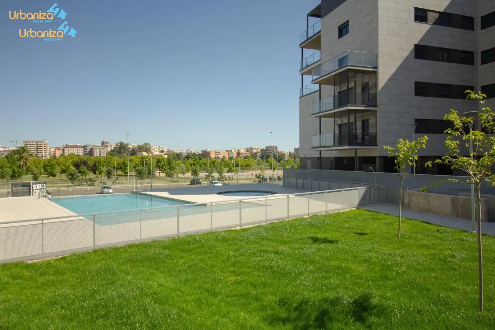 Schwimmbecken von Wohnung zum Verkauf in Badajoz mit Klimaanlage, Heizung und Privatgarten